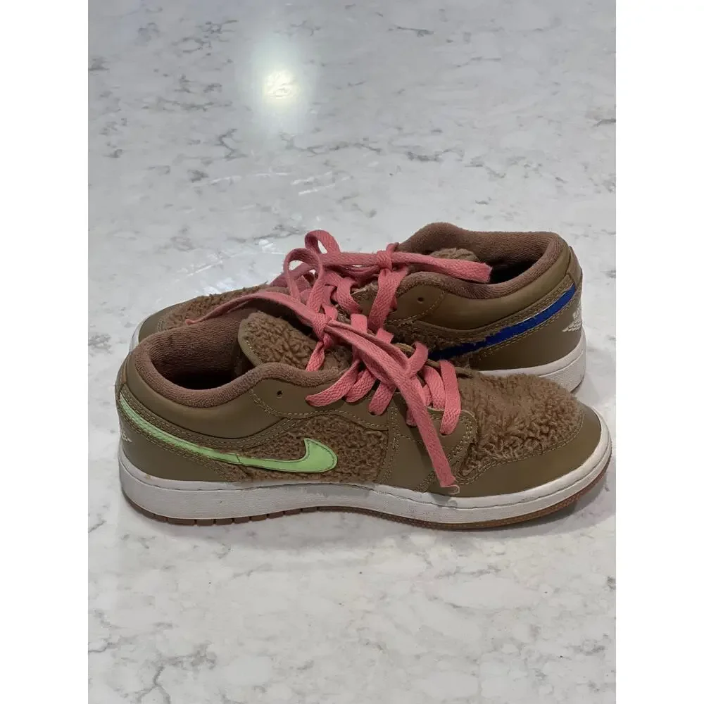 Nike Air Jordan Youth 1 Low Utility GS‎ Teddy Bear Comfort Sneakers Sz 4.5 Beige - Picture 6 of 10